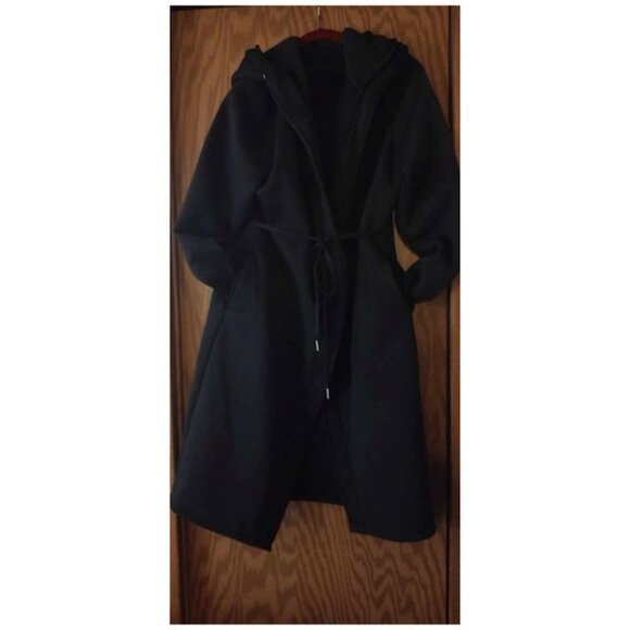 New Warm Black oversized "Into the Wild" Hoodie coat with pockets - Picture 4 of 11